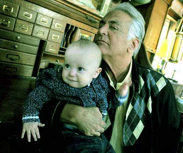 Image of Barry Weiss with his kid