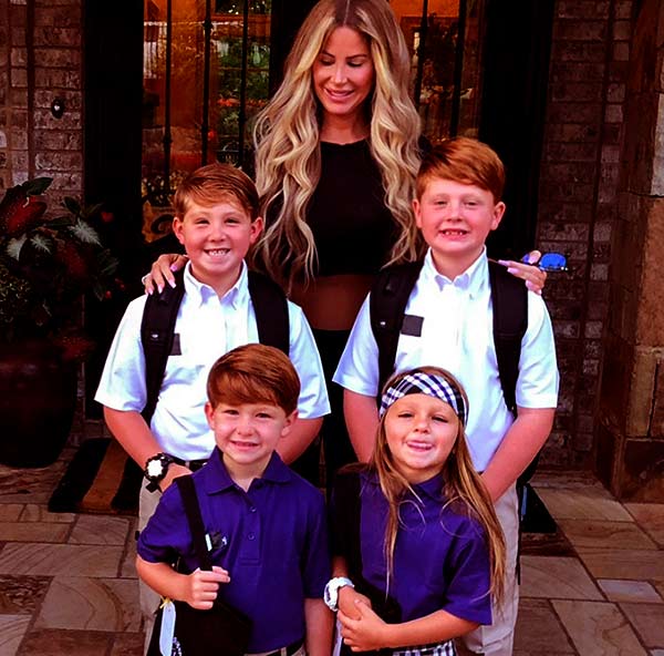 Image of Kim Zolciak-Biermann and and twins Kane Ren and Kaia Rose