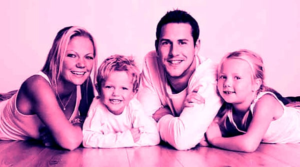 Image of Louise Anstead with her ex-husband Ant Anstead and with their kids