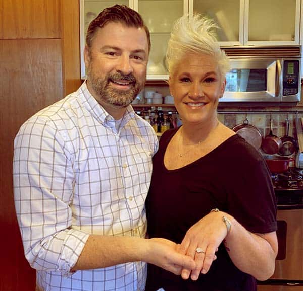 Image of Anne Burrell engaged with Stuart Claxton