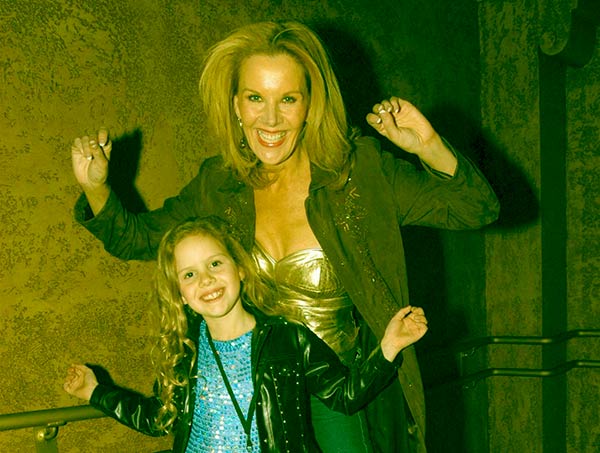 Image of Rhonda Burchmore with her daughter Lexie Jeuniewic