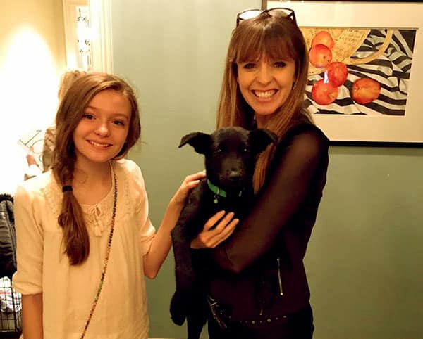 Image of Victoria Stilwell with her daughte Alex Zeiler