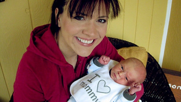 Image of Nicole Koglin with her daughter Emma